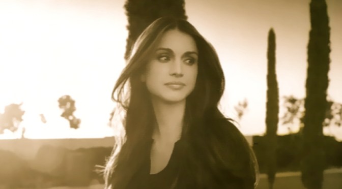 Her Majesty Queen Rania of Jordan Attends a Conference. (VIDEO)