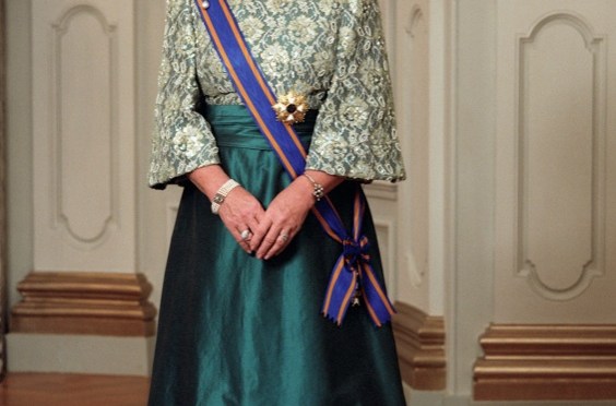 Her Majesty Queen Beatrix of the Netherlands Officially Opens the Special Exhibition, Constantijn en Christiaan Huygens: Een Gouden Erfenis. (VIDEO)