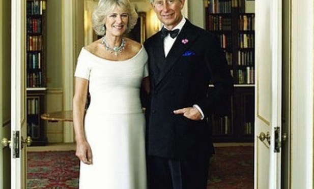 TRHs The Prince of Wales and The Duchess of Cornwall Visit the Royal Baby. (VIDEOS)