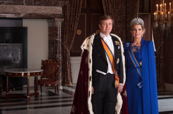 Their Majesties King Willem-Alexander and Queen Maxima of the Netherlands Attend the Opening of the 2014 Prinsjesdag. (VIDEOS)