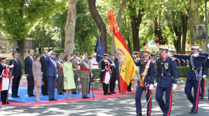 Their Majesties King Juan Carlos I and Queen Sofia of Spain Attend Día de las Fuerzas Armadas 2013. (VIDEOS)