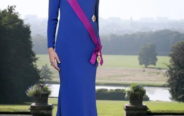 Her Majesty Queen Mathilde of Belgium Visits the Borgerstein Association for the Elderly and Disabled. (VIDEO)