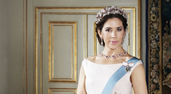 (VIDEO) HRH Crown Princess Mary of Denmark Opens a New School