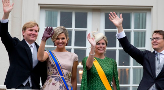 (VIDEOS) Members of the Dutch Royal Family Attend the 2015 Prinsjesdag.