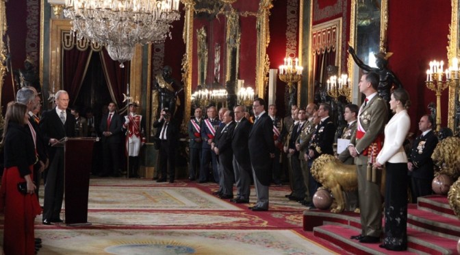 (VIDEOS) TMs King Felipe VI and Queen Letizia of Spain Preside Over the 2016 Pascua Militar.